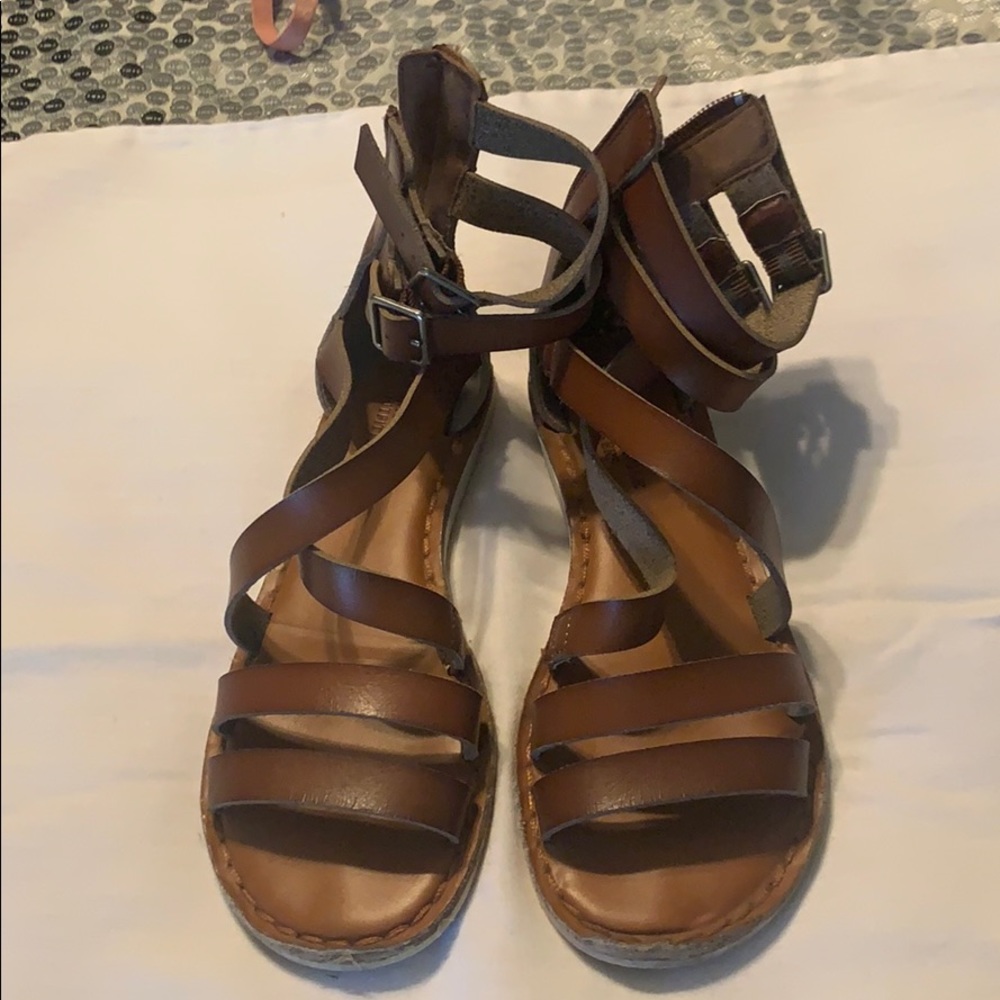 American Eagle sandals
